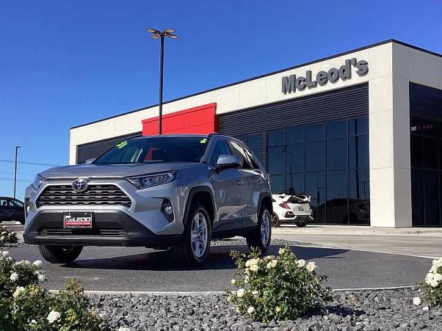 2021 Toyota RAV4 XLE AWD photo