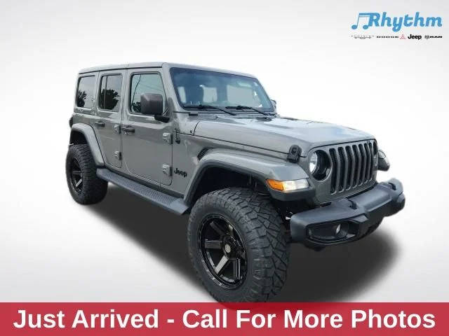 2021 Jeep Wrangler Unlimited Unlimited Sahara Altitude 4WD photo