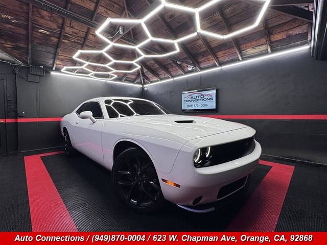 2021 Dodge Challenger SXT RWD photo
