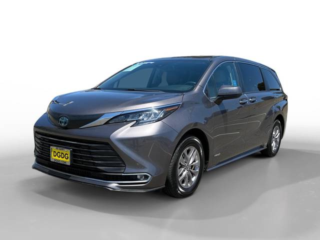 2021 Toyota Sienna XLE FWD photo