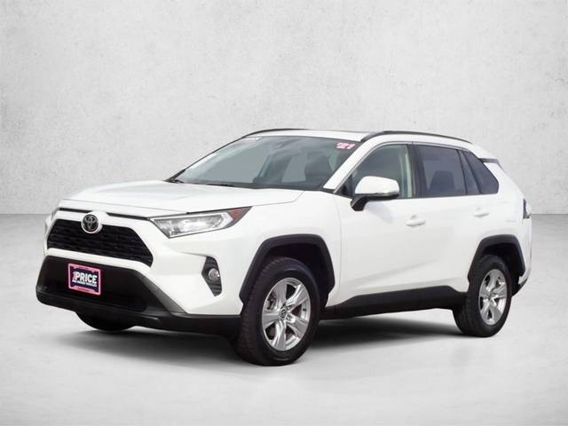 2021 Toyota RAV4 XLE FWD photo