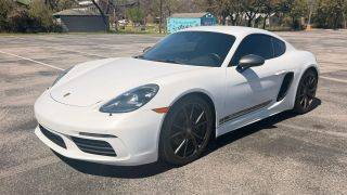 2021 Porsche Cayman T RWD photo