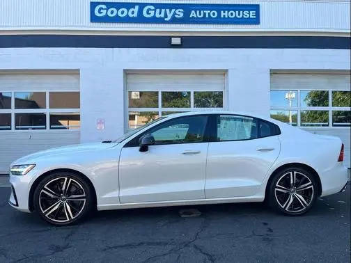 2019 Volvo S60 R-Design AWD photo