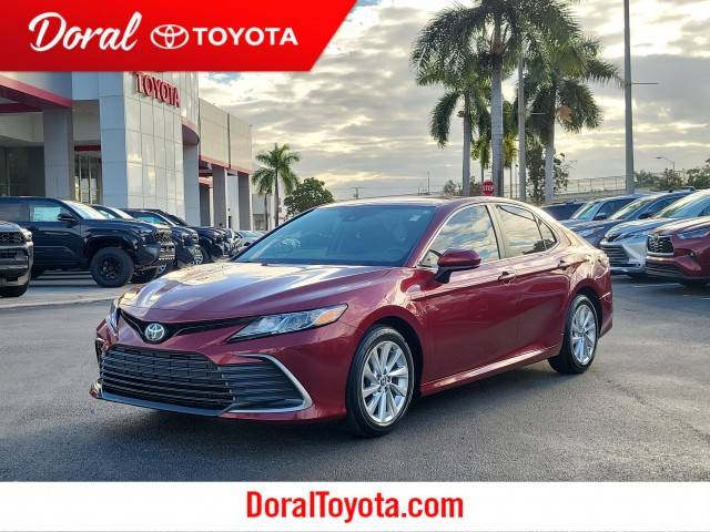 2021 Toyota Camry LE FWD photo