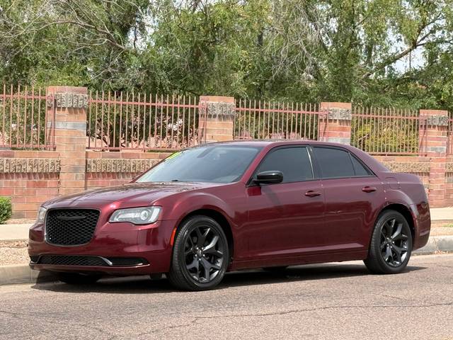 2021 Chrysler 300 Touring RWD photo