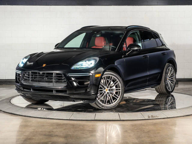 2021 Porsche Macan Turbo AWD photo