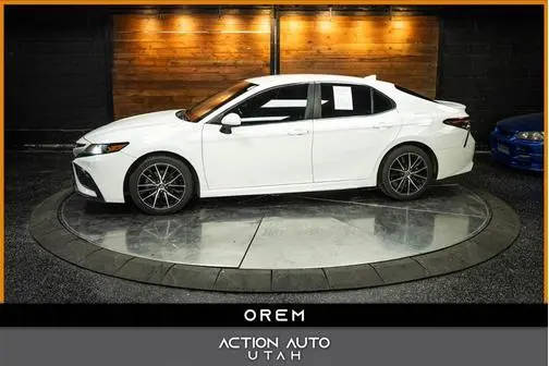 2021 Toyota Camry SE FWD photo