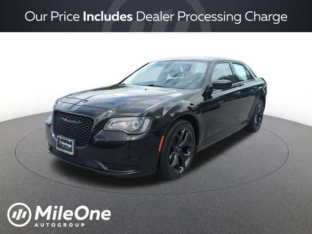 2021 Chrysler 300 Touring RWD photo