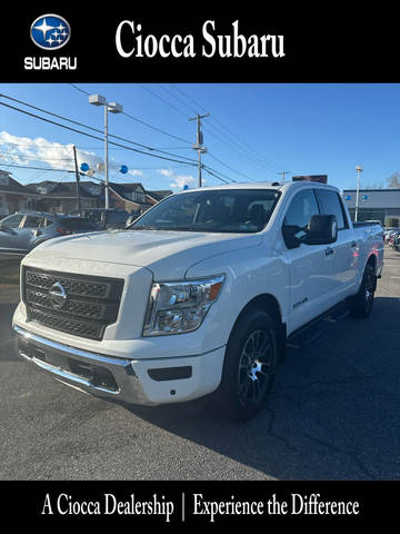 2021 Nissan Titan SV 4WD photo