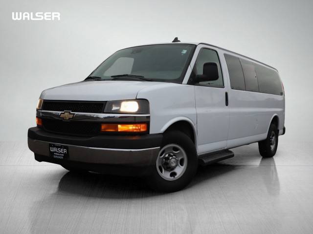 2020 Chevrolet Express LT RWD photo