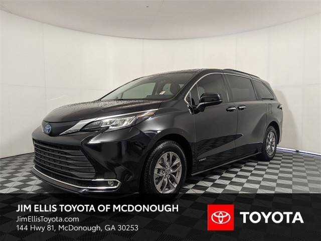 2021 Toyota Sienna XLE FWD photo