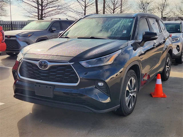 2021 Toyota Highlander XLE FWD photo