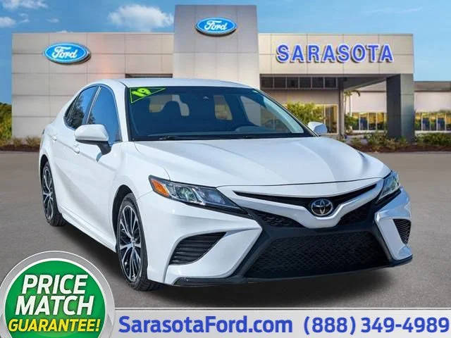 2019 Toyota Camry SE FWD photo