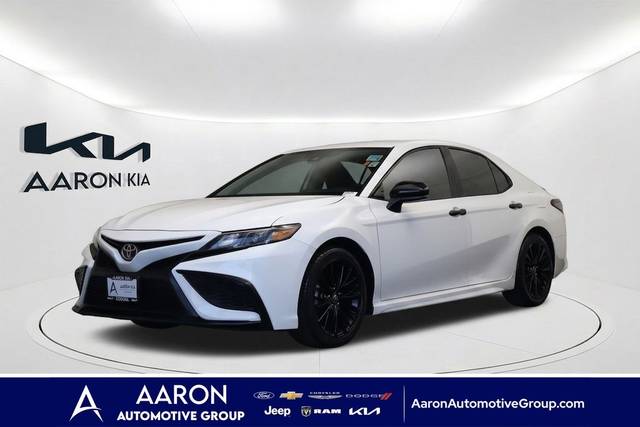 2021 Toyota Camry SE Nightshade FWD photo
