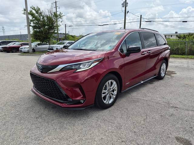 2021 Toyota Sienna XSE AWD photo