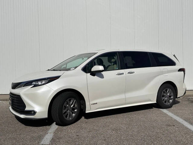 2021 Toyota Sienna XLE AWD photo