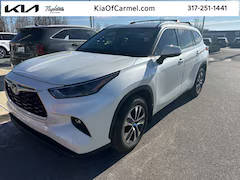 2021 Toyota Highlander XLE FWD photo