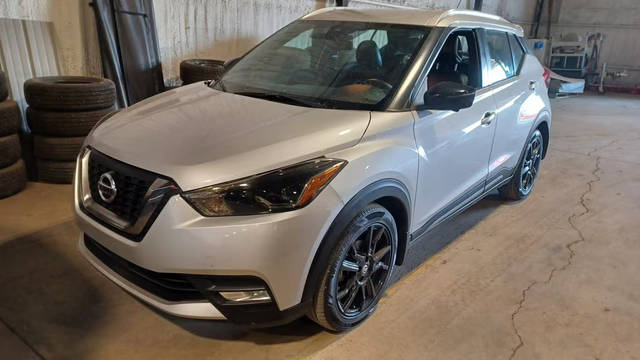 2020 Nissan Kicks SR FWD photo