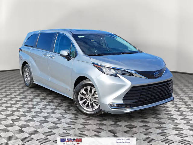 2021 Toyota Sienna XLE AWD photo