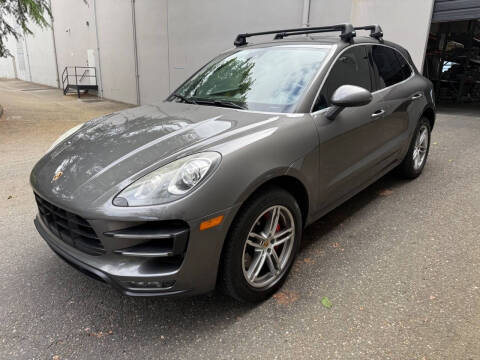 2016 Porsche Macan Turbo AWD photo