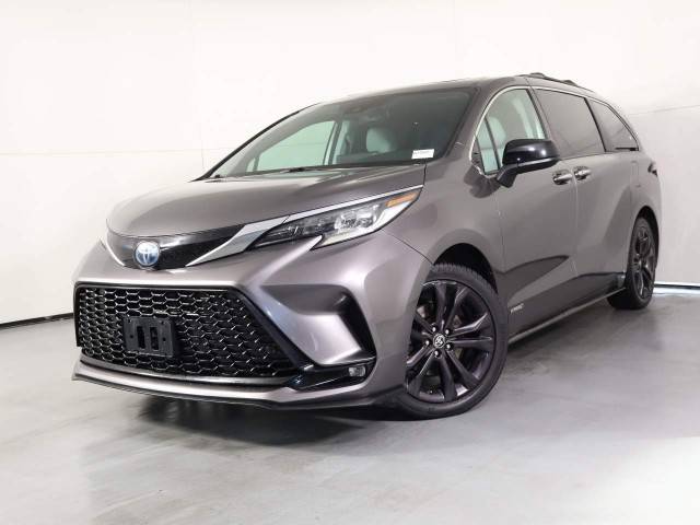 2021 Toyota Sienna XSE FWD photo