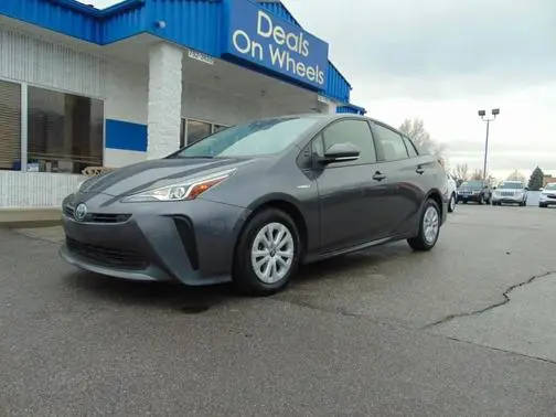 2021 Toyota Prius LE FWD photo