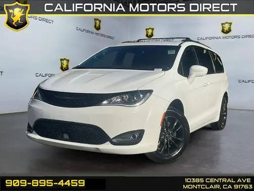 2020 Chrysler Pacifica Minivan Launch Edition AWD photo