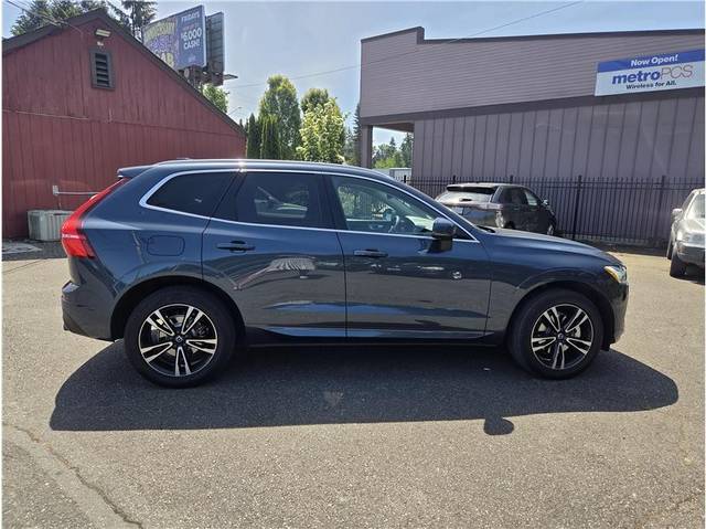 2021 Volvo XC60 Momentum AWD photo