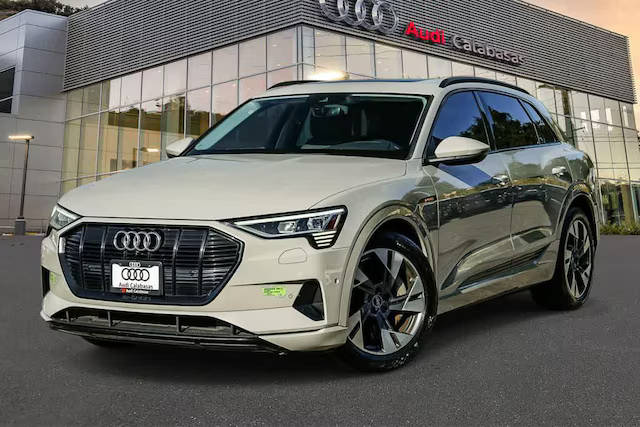 2021 Audi e-tron Premium AWD photo