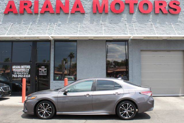 2019 Toyota Camry SE FWD photo