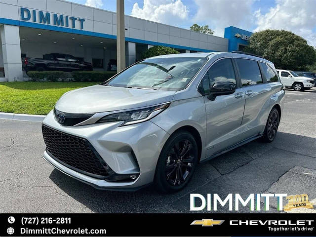 2021 Toyota Sienna XSE FWD photo