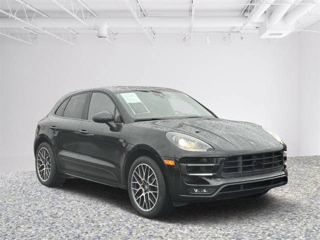 2018 Porsche Macan Turbo AWD photo