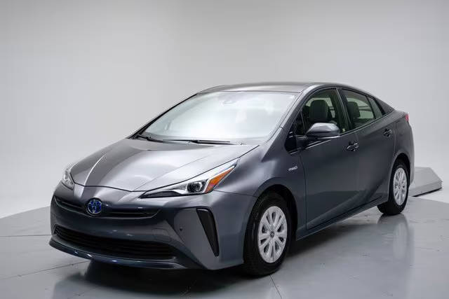 2021 Toyota Prius LE FWD photo