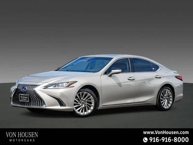 2021 Lexus ES ES 300h Luxury FWD photo