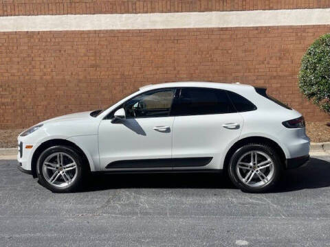 2021 Porsche Macan AWD photo