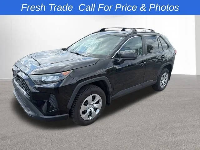 2021 Toyota RAV4 LE AWD photo