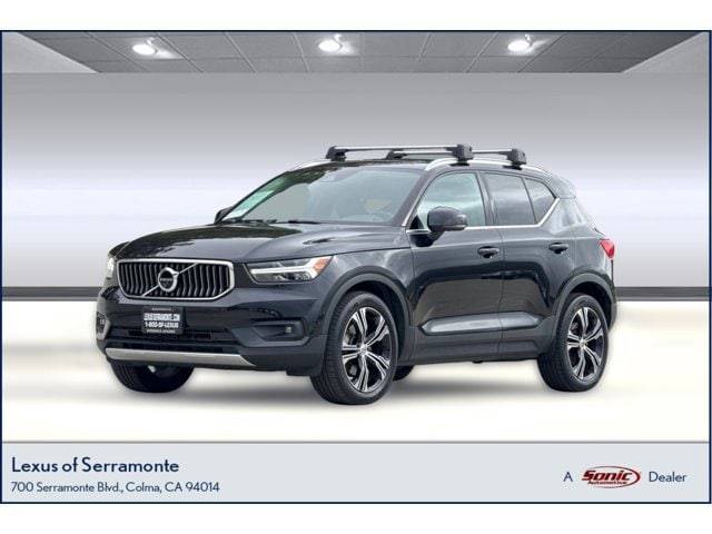 2021 Volvo XC40 Inscription AWD photo