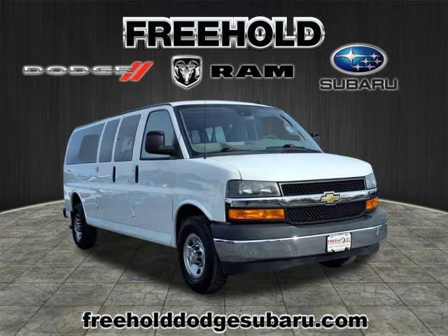 2019 Chevrolet Express LT RWD photo