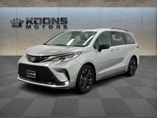 2021 Toyota Sienna XSE FWD photo