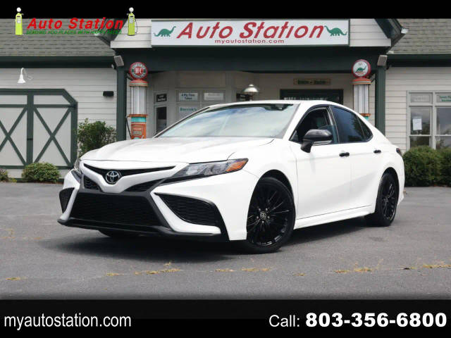 2021 Toyota Camry SE Nightshade FWD photo