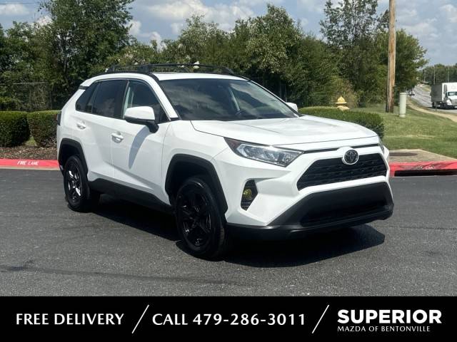 2021 Toyota RAV4 XLE FWD photo