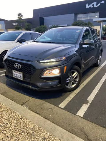 2021 Hyundai Kona SE FWD photo