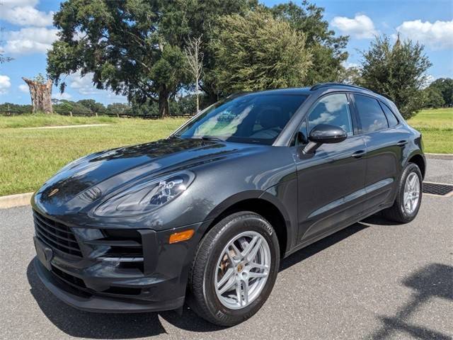 2021 Porsche Macan  AWD photo