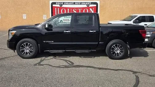 2021 Nissan Titan SV RWD photo