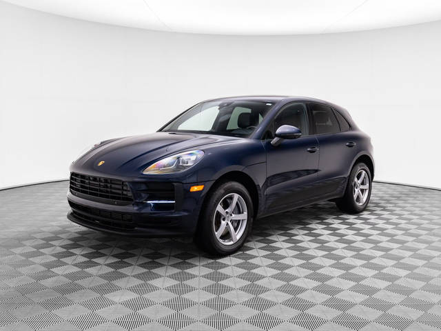 2021 Porsche Macan  AWD photo