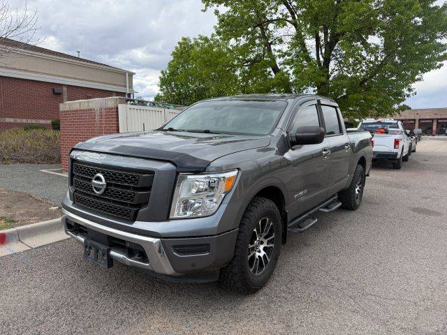 2021 Nissan Titan SV 4WD photo