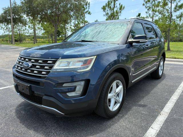 2017 Ford Explorer XLT 4WD photo