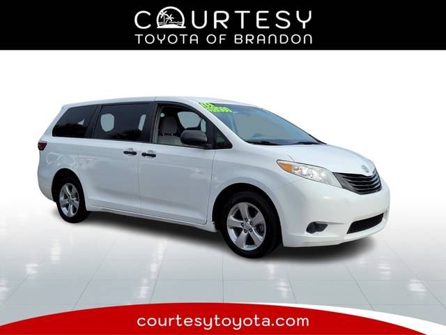 2015 Toyota Sienna L FWD photo
