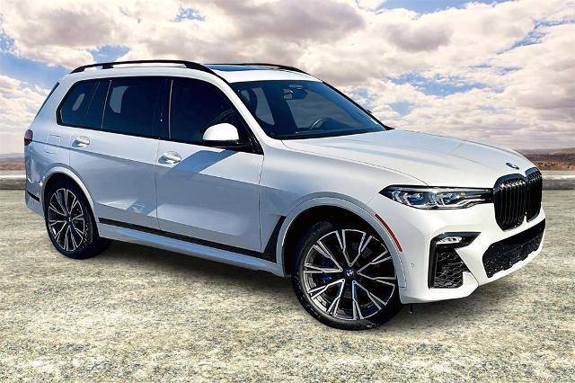 2021 BMW X7 M50i AWD photo