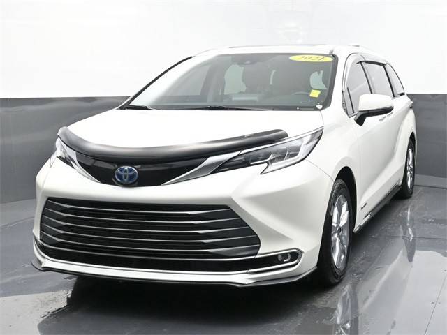 2021 Toyota Sienna Limited FWD photo